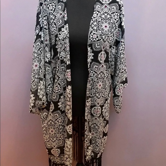 * ISO XS Charlotte Russe Kimono Fringe/Lace - Picture 2 of 4